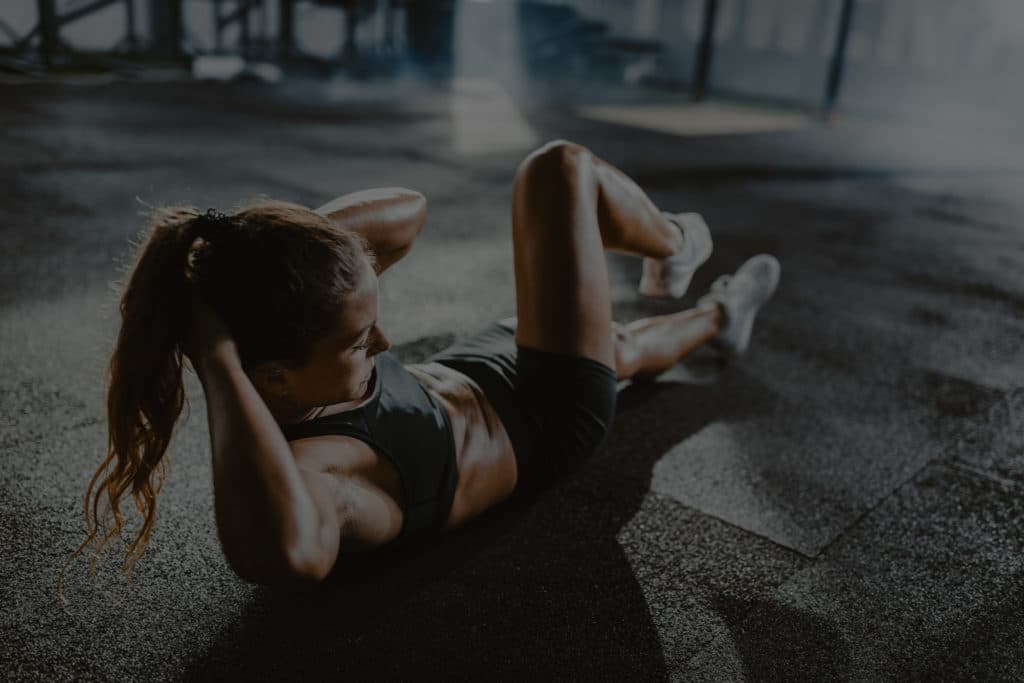 gym girl crunches